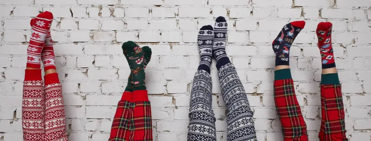 Czy spanie w skarpetkach jest zdrowe? Odkryj zalety i ryzyka