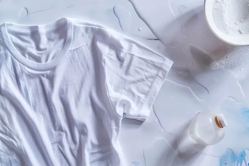 Jak wybielić białą bluzkę z poliestru bez użycia chemii?