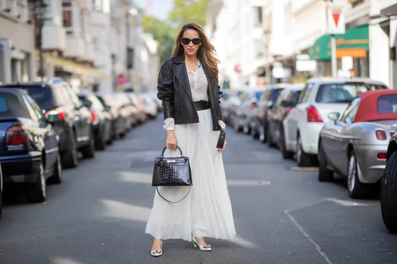 Jakie buty do plisowanej spódnicy - unikaj modowych wpadek