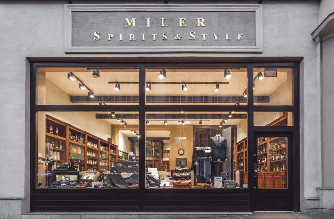 Koszula slim fit - co to znaczy i jak ją nosić z klasą